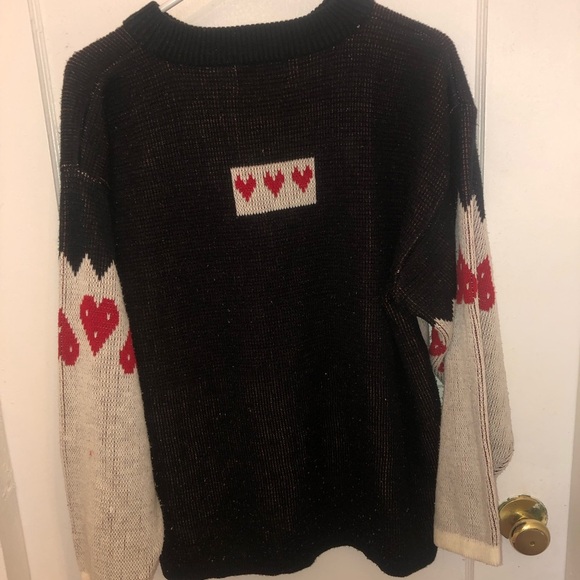 Non-stop large Black and Red Crew Neck Sweater with Vintage Floral Design-used - Picture 6 of 6
